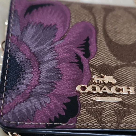 Beautiful NWOT Coach FloralSignature Leather Wallet With Chain 💜🤎🎁